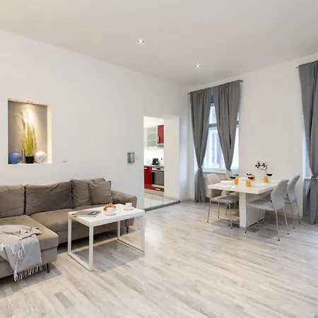 Wenceslas Square Cozy Modern Apartment Prag