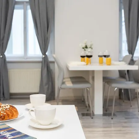 Wenceslas Square Cozy Modern * Prag