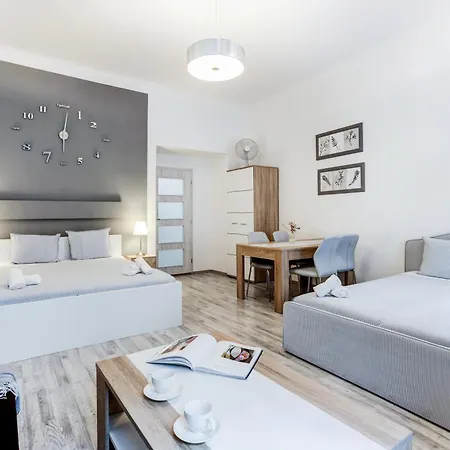 Wenceslas Square Cozy Modern * Prag