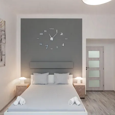 Wenceslas Square Cozy Modern * Prag